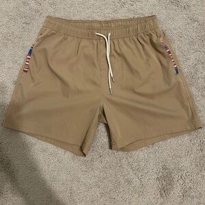 Wowie Tan Men’s Large Short